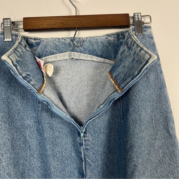 Vintage 90s no boundaries denim skirt with back button detailing size 7 - Picture 5 of 9